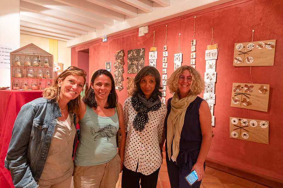 les institutrices Stephanie, Sylviane et Karine et Joeëlle Savary, référente culture à l'IEN